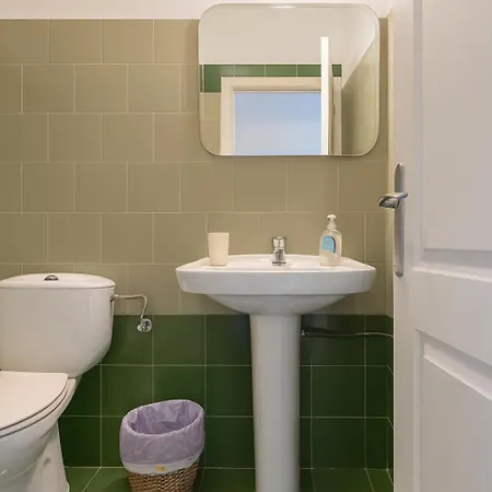 Διαμέρισμα 2 Bedroom With 2 Ac, Balcony And Ocean Views *